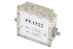 PE1522 - 15 dBm P1dB、4 GHz から 8 GHz、ゲインブロック増幅器、26 dB ゲイン、3 dB NF、SMA