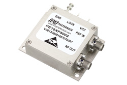 PE19XP5002 - 50 MHz フェーズロック水晶発振器、10 MHz 外部リファレンス、位相雑音 -155 dBc/Hz、SMA