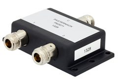 PE2071 - 50 Ω、N 電力2分配器、800 MHz 〜 2.5 GHz、定格 50 W