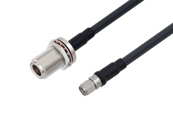 PE3C1779LF - N メスバルクヘッド 〜 SMA オス 低損失 ケーブル、LMR-240 同軸 、鉛フリーはんだ