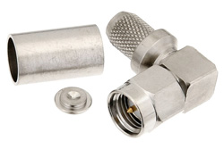 PE4327 - SMA オス 直角コネクタ、圧着/はんだ接続、RG59、RG62、RG71