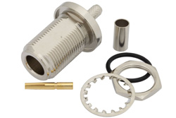 PE4371 - N メス バルクヘッドマウントコネクタ、圧着/はんだ接続、RG55、RG141、RG142、RG223、RG400、.640インチDD穴