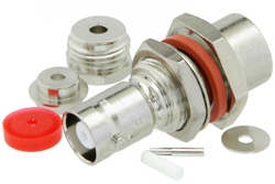 PE44111 - MHV メス バルクヘッドマウントコネクタ、クランプ/はんだ接続、RG174、RG316、RG188