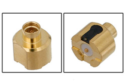 PE44662 - MMCX プラグ コネクタ、はんだ接続、表面実装PCB