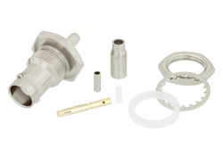 PE45131 - BNC メス バルクヘッドマウントコネクタ、圧着/はんだ接続、RG316、RG174、LMR-100、IP67準拠