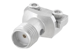 PE45464 - SMA メス コネクタ、クランプ/はんだ(キャプティブ端子)接続、エンドランチPCB、マイクロストリップ/コプラナーランチ, 0.005 インチ