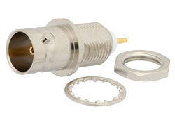 PE4620 - 75 Ω BNC メス バルクヘッドマウントコネクタ、はんだ接続、ソルダーカップターミナル、.350インチD穴