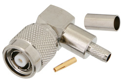 PE4678 - 逆極性 TNC オス 直角コネクタ、圧着/はんだ接続、RG58、RG303、RG141、PE-C195、PE-P195、LMR-195、.195インチ
