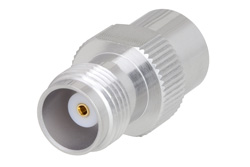 PE6TR015 - 2 W RF ロード最大 6 GHz、TNC メス、トリメタルメッキ真鍮