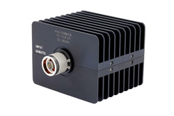 PE7019-10 - 10 dB 固定減衰器、N オス 〜 N メス 方向性、黒色 陽極酸化アルミヒートシンク、50 W、最大 18 GHz