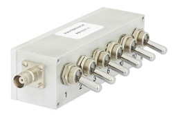 PE7037-1 - BNCジャックトグルスイッチ, 0-42 dB 減衰器; 10 W; DC-500 MHz