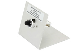 PE7065-10 - SMA ジャック連続可変ベンチトップ減衰器; 8-12.4 GHz; 40 dB