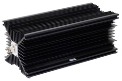 PE7085-3 - 3 dB 固定減衰器、N オス 〜 N メス 方向性、黒色 陽極酸化アルミヒートシンク、500 W、最大 2.4 GHz