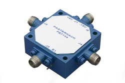 PE7134 - 吸収型トランスファ、PIN ダイオードスイッチ、動作周波数 1 GHz 〜 18 GHz、最大 0.5 W (+27 dBm)、SMA