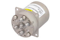 PE71S6304 - SP4T 電気機械式リレーノーマルオープンスイッチ、終端、DC 〜 22 GHz、20 W、28 V、インジケータ、TTL ロジック、ダイオード、SMA