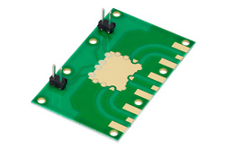 PE71S8001 - SPDT 電気機械式リレーラッチングスイッチ用PWB、DC 〜 3 GHz、最大 400 W、12 V、SMA