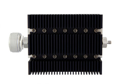 PE7223-10 - 10 dB 固定減衰器、7/16 DIN オス 〜 SMA メス 方向性、黒色 陽極酸化アルミヒートシンク、100 W、最大 6 GHz