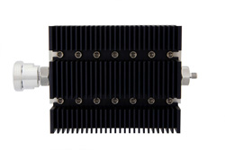 PE7224-10 - 10 dB 固定減衰器、7/16 DIN メス 〜 SMA メス 方向性、黒色 陽極酸化アルミヒートシンク、100 W、最大 6 GHz