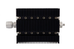 PE7225-10 - 10 dB 固定減衰器、N オス 〜 SMA メス 方向性、黒色 陽極酸化アルミヒートシンク、100 W、最大 6 GHz