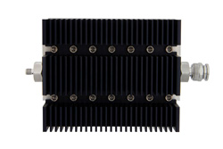 PE7233-3 - 3 dB 固定減衰器、SMA メス 〜 TNC オス 方向性、黒色 陽極酸化アルミヒートシンク、100 W、最大 6 GHz