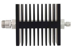 PE7329-3 - 3 dB 固定減衰器、N メス 〜 SMA オス 方向性、黒色 陽極酸化アルミヒートシンク、50 W、最大 18 GHz