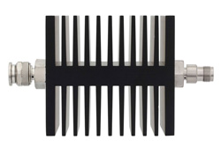 PE7350-40 - 40 dB 固定減衰器、TNC オス 〜 TNC メス 方向性、黒色 陽極酸化アルミヒートシンク、50 W、最大 18 GHz
