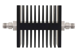 PE7351-3 - 3 dB 固定減衰器、TNC メス 〜 TNC メス 方向性、黒色 陽極酸化アルミヒートシンク、50 W、最大 18 GHz