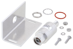 PE73SP1002 - N型 F/M 入/出力 バルクヘッド 同軸 RF サージプロテクタ、698MHz - 2.7GHz、DC ブロック、500W、IP67、40kA、フィルタ、ブラケット