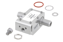 PE73SP1033 - N型 F/F 入/出力 同軸 RF サージプロテクタ、100MHz - 512MHz、DC ブロック、750W、IP67、20kA、フィルタ、本体側ブラケット付き