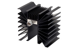 PE7409-50 - 50 dB 固定減衰器、N オス 〜 N オス 方向性、黒色 アルミ ヒートシンク、300 W、最大 3 GHz
