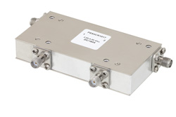 PE83CR1017 - デュアルジャンクションサーキュレータ、40 dB アイソレーション、2 GHz 〜 4 GHz、10 W、SMA メス