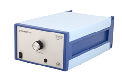 PE85N1017 - SMA 校正済ノイズ発生器、ベンチトップ、出力ポート 0 dBm、+120 VAC、1 MHz 〜 2 GHz