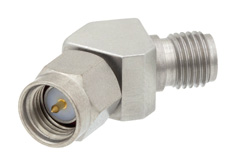 PE91332 - プレシジョン SMA オス 〜 SMA メス 45度角アダプタ