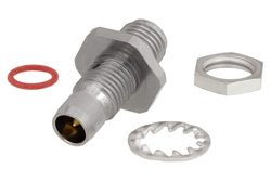 PE91402 - バルクヘッドマウントスライドオン BMA プラグ 〜 SMA メス アダプタ