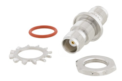 PE91430 - 気密シール TNC メス 〜 TNC メス バルクヘッドマウントアダプタ、最大 11 GHz