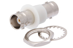 PE9172 - バルクヘッドマウント絶縁グラウンド BNC メス 〜 BNC メス バルクヘッドマウントアダプタ