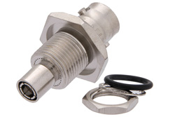 PE9241 - バルクヘッドマウント SMB プラグ 〜 BNC メス アダプタ