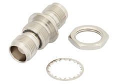 PE9287 - バルクヘッドマウント絶縁グラウンド TNC メス 〜 TNC メス アダプタ