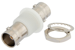 PE9366 - バルクヘッドマウント絶縁グラウンド 75 Ω BNC メス 〜 75 Ω BNC メス アダプタ