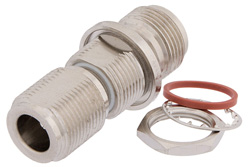 PE9382 - バルクヘッドマウント絶縁グラウンド N メス 〜 N メス アダプタ