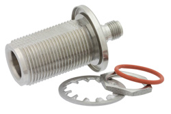 PE9486 - プレシジョン SMA メス 〜 N メス バルクヘッドマウントアダプタ