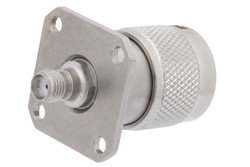 PE9498 - プレシジョン4ホールパネルマウント SMA メス 〜 N オス アダプタ