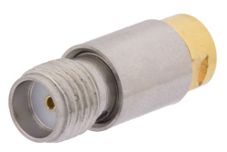 PE9512 - プレシジョン SMA メス 〜 SMP オス リミットデテントアダプタ、18 GHz