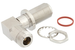 PE9541 - N メス 〜 N メス 直角バルクヘッドマウントアダプタ