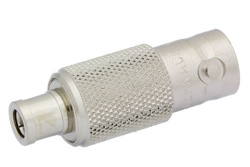 PE9617 - 75 Ω Mini SMB プラグ 〜 75 Ω BNC メス アダプタ