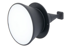 PE9881-34 - WR-15 導波管ホーンアンテナ、動作範囲 56.5 GHz 〜 67 GHz 、公称 34 dBi ゲイン、UG-385/U 円形フランジ