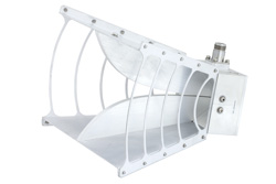 PE9888-11 - 広帯域ゲインホーンアンテナ、動作範囲 1 GHz 〜 18 GHz 、公称 11 dB ゲイン、N メス 入力コネクタ