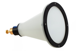 PEWAN1086 - WR-10 導波管レンズホーンアンテナ、89 GHz 〜 99 GHz 、公称 40 dBi ゲイン、UG-387/U 円形フランジ