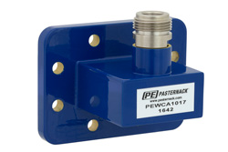 PEWCA1017 - WR-137、CPR-137G、溝付きフランジ、N メス、導波管 〜 同軸アダプタ、5.85 GHz 〜 8.2 GHz、C 周波帯