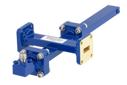 PEWCT1051 - WR-42導波管 50 dB クロスガイド結合器、UG-595/Uスクエアカバーフランジ、SMA メス 結合ポート、18 GHz 〜 26.5 GHz、青銅